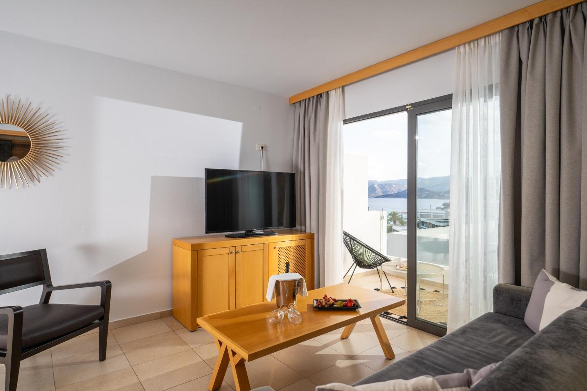 Ariadne - Adults Only Ayos Nikolaos