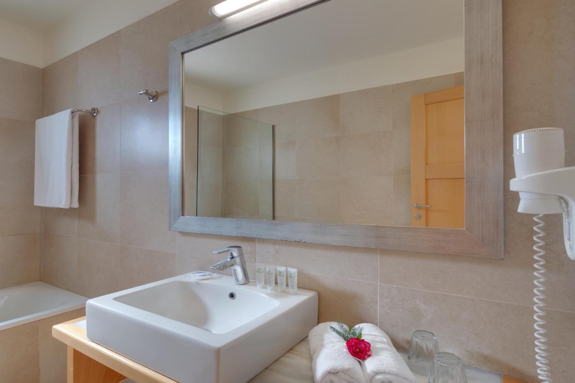 Ariadne Hotel